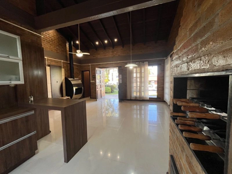 Casa térrea no bairro Glória com terreno superior a 1.000m² — foto 14 de 35