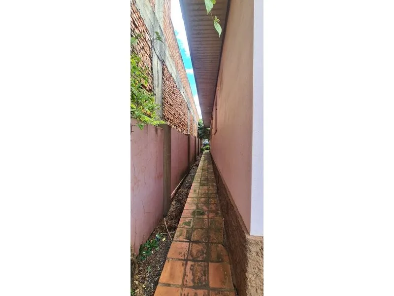 Casa no Centro com terreno amplo e potencial comercial — foto 8