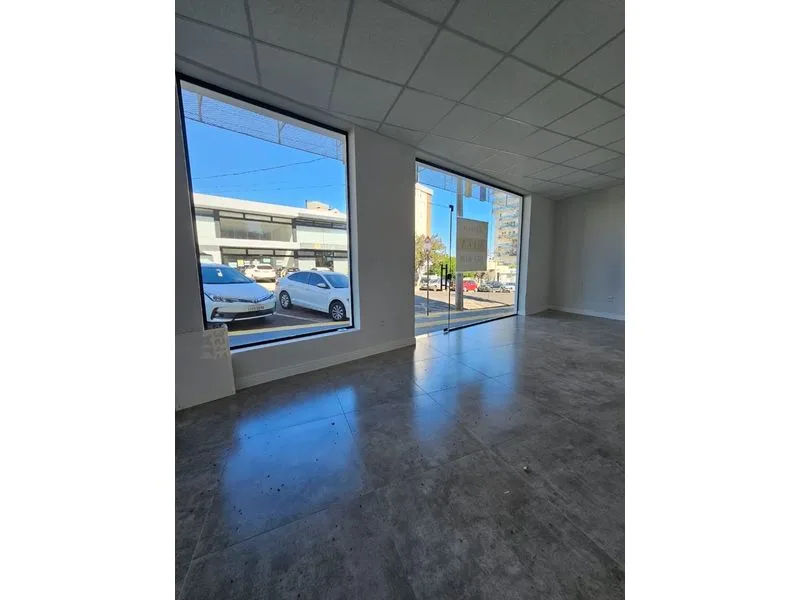 Sala comercial no Centro com água, luz e IPTU inclusos no primeiro ano — foto 5