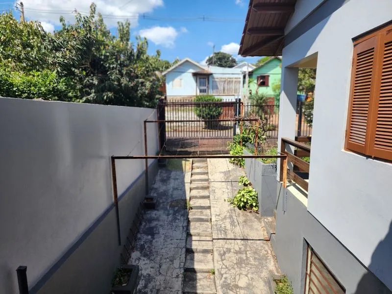 Casa de 3 dormitórios no Cruzeiro com área comercial no piso inferior — foto 3