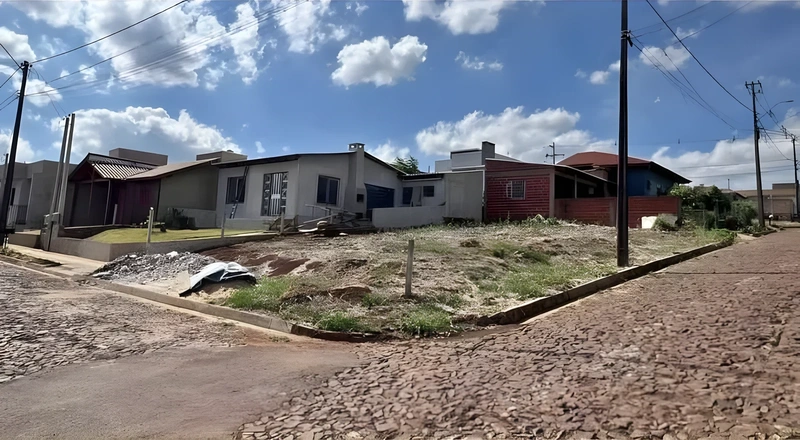 Terreno de Esquina à Venda – Loteamento KM3, Santa Rosa/RS Excelente oportunidade para construir ou investir! Localizado em um bairro tranquilo, em c