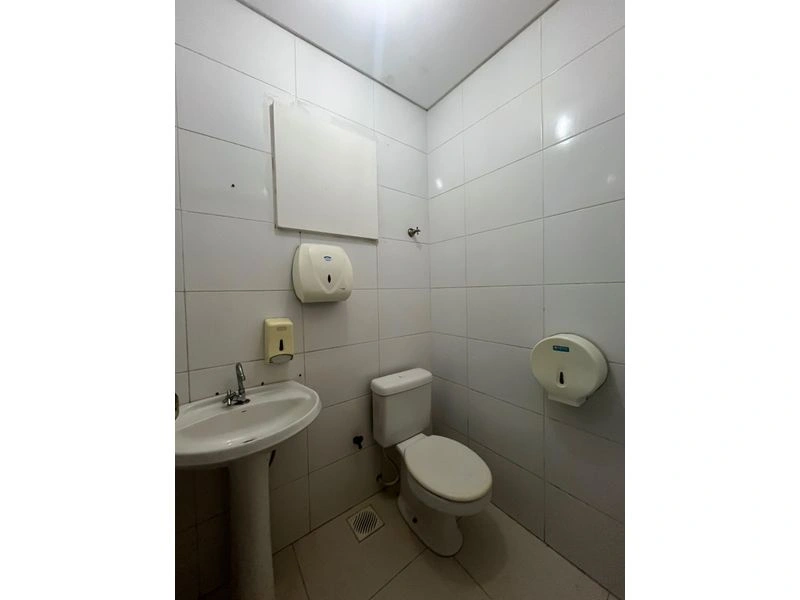 Sala comercial térrea com 127 m² no bairro Centro — foto 6 de 7