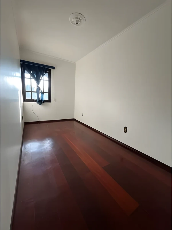 Casa com 4 dormitórios e piscina no bairro Centro – Santa Rosa/RS — foto 11 de 18