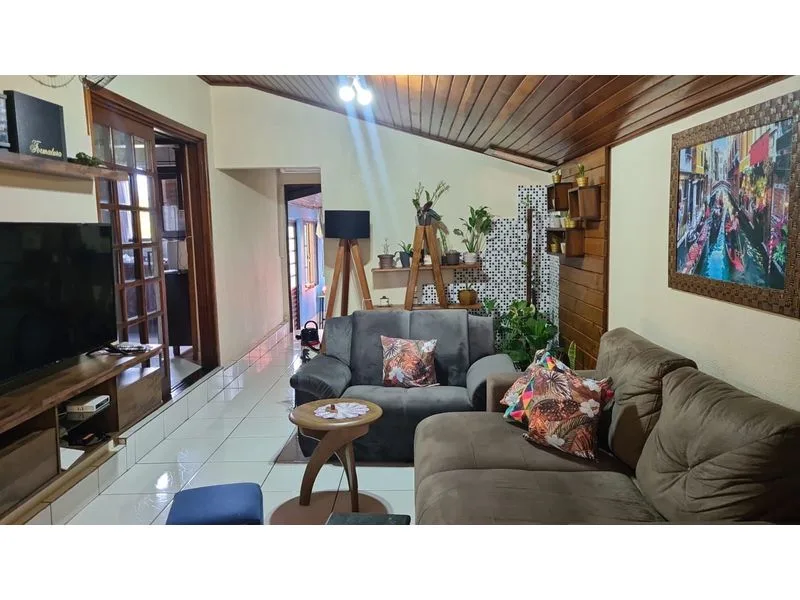Casa com 3 dormitórios e piscina no bairro Central — foto 3