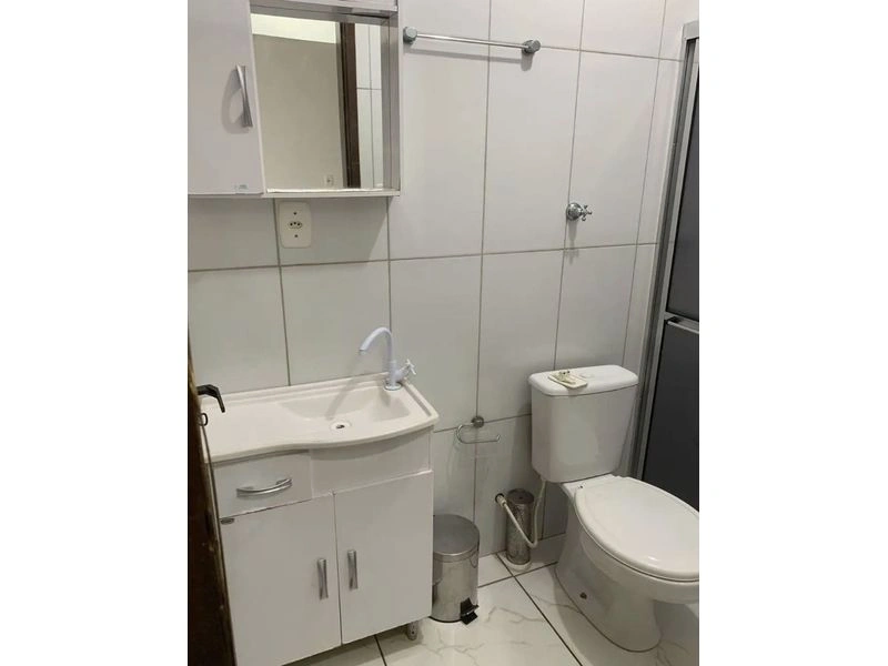 Casa geminada ?? 2 quartos 1 banheiro Toda murada Quiosque com churrasqueira Garagem coberta 48m + quiosque - Próximo ao IFF - Financiável — foto 7 de 9