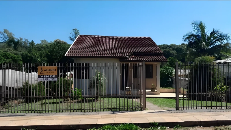 Casa com 3 quartos e piscina na Central
