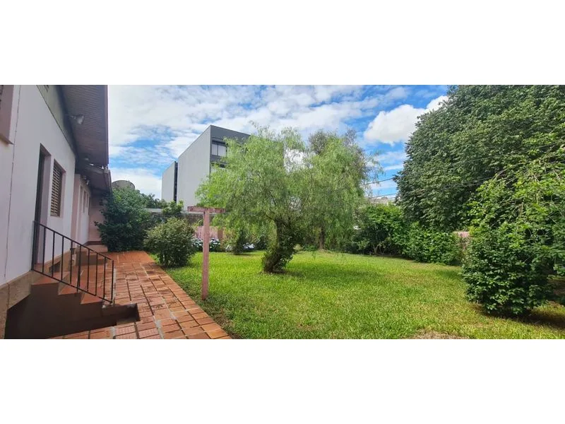 Casa no Centro com terreno amplo e potencial comercial — foto 6