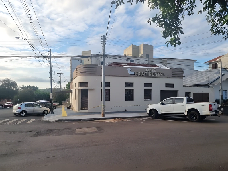 HOTEL À VENDA EM ÓTIMO TERRENO DE ESQUINA PARA PRÉDIO COMERCIAL — foto 3 de 3