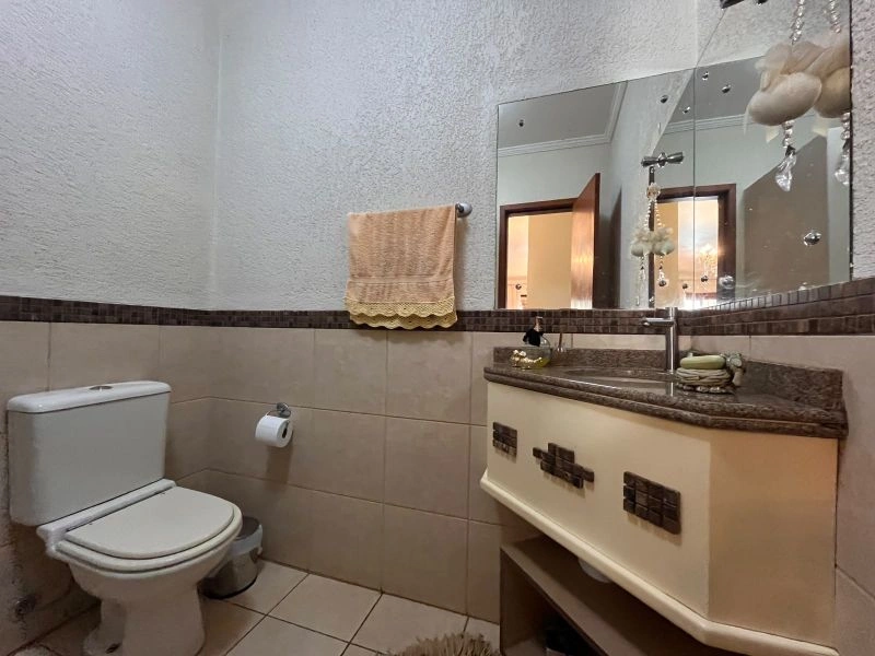 Casa com 4 dormitórios e 2 vagas no Centro — foto 33 de 51