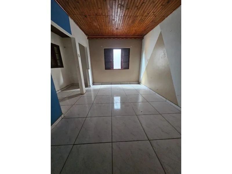 Casa no Cruzeiro com garagem coberta para dois carros — foto 5