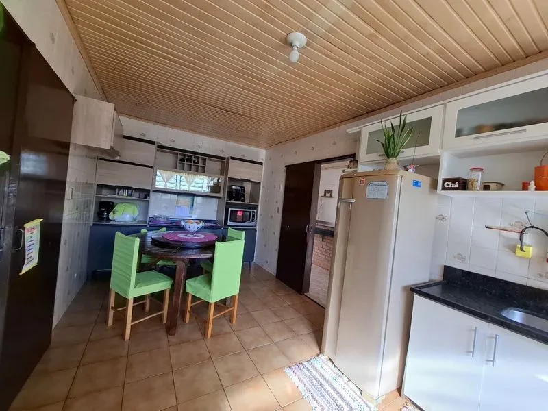 Casa com 3 quartos e garagem no bairro Glória, Santa Rosa — foto 4