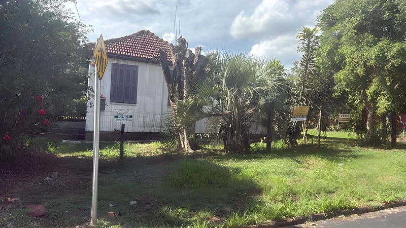 Casa de madeira em terreno de 420 m² no bairro Glória — foto 3 de 3
