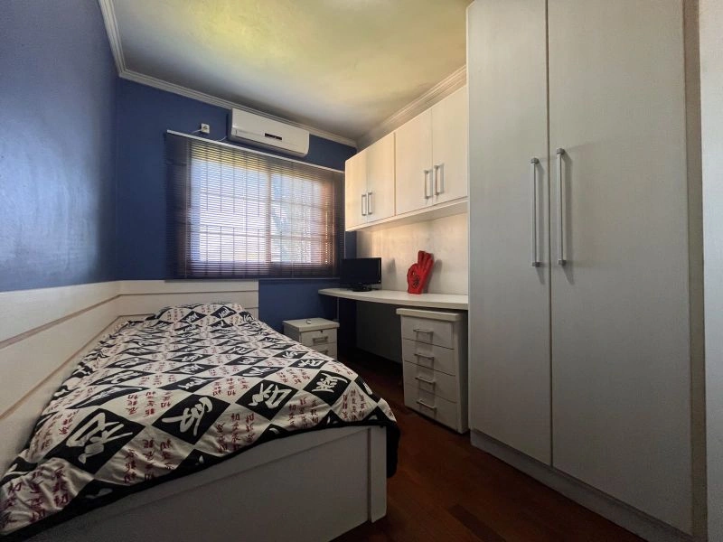 Casa com 4 dormitórios e 2 vagas no Centro — foto 31 de 51