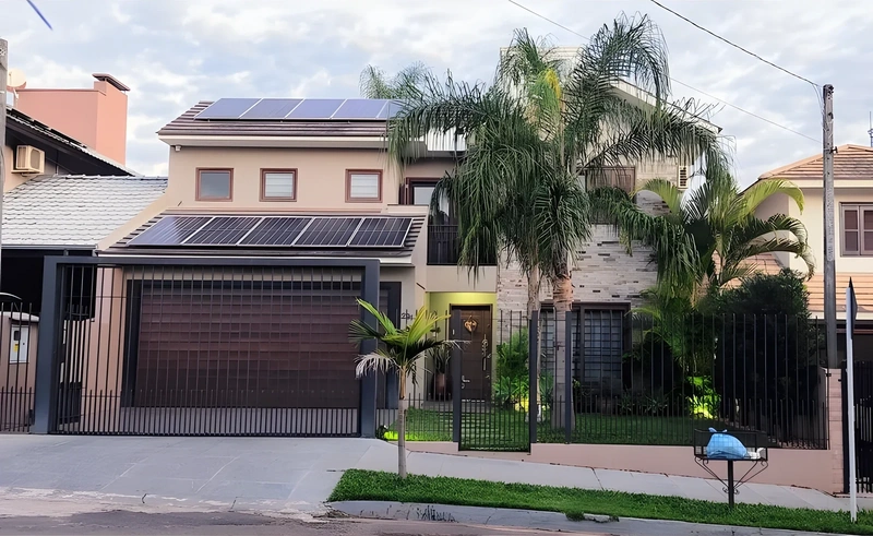 Casa moderna na Glória com piscina aquecida e energia solar