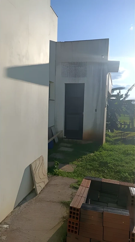 Casa a venda no loteamento Montese Area construída 46 m² terreno com 210 m² 10x20 1 quarto  banheiro lavanderia ampla sala Casa com chapada,  piso por — foto 7 de 13