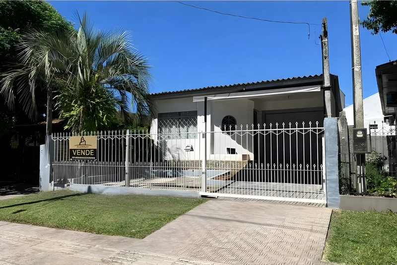 Casa com 2 quartos e garagem na Vila Flores