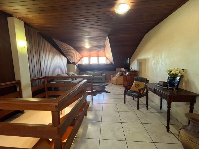 Casa com 4 dormitórios e 2 vagas no Centro — foto 47 de 51