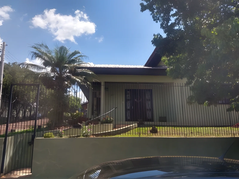 Casa de esquina a venda no bairro sulina — foto 2 de 25