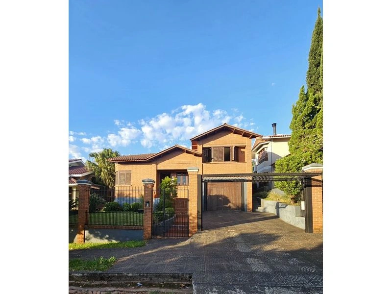 Casa com 4 dormitórios à venda, 247 m² por R$ 1.380.000,00 - Centro - Santa Rosa/RS