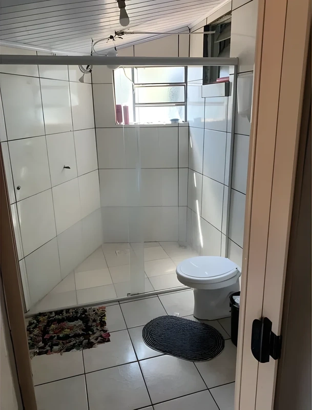 Casa a venda no bairro Planalto, a casa possui 3 quartos 2 banheiros, 2 cozinhas , churrasqueira, ampla varanda, — foto 7 de 10