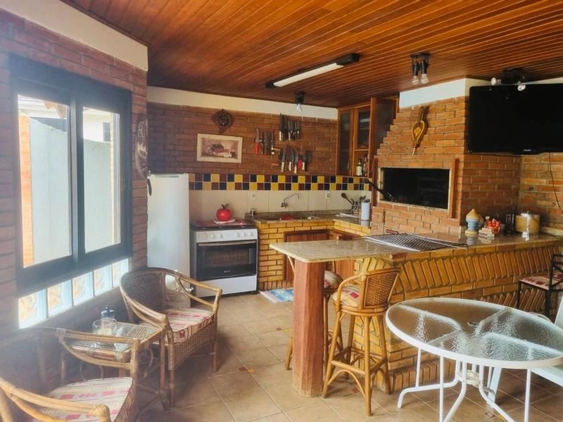 Casa com 4 dormitórios à venda, 267 m² por R$ 1.435.000 - Centro - Santa Rosa/RS — foto 15 de 17