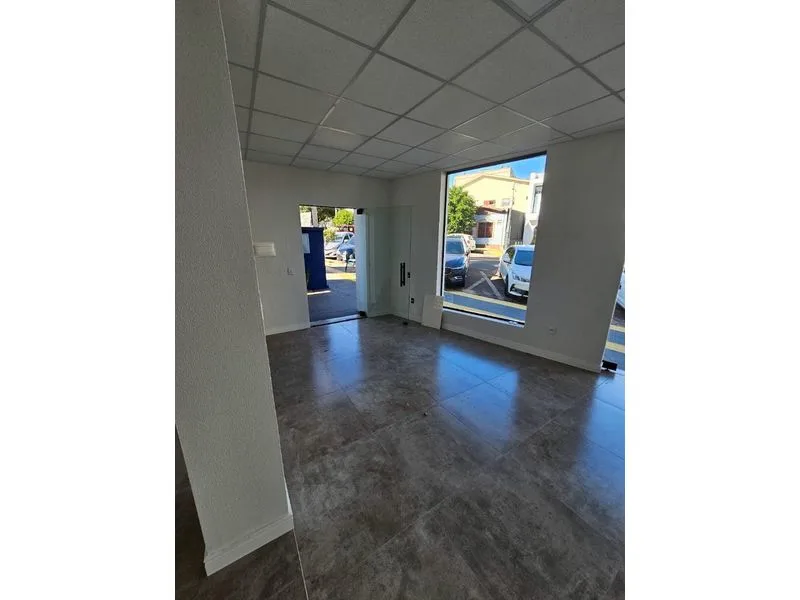 Sala comercial no Centro com água, luz e IPTU inclusos no primeiro ano — foto 6