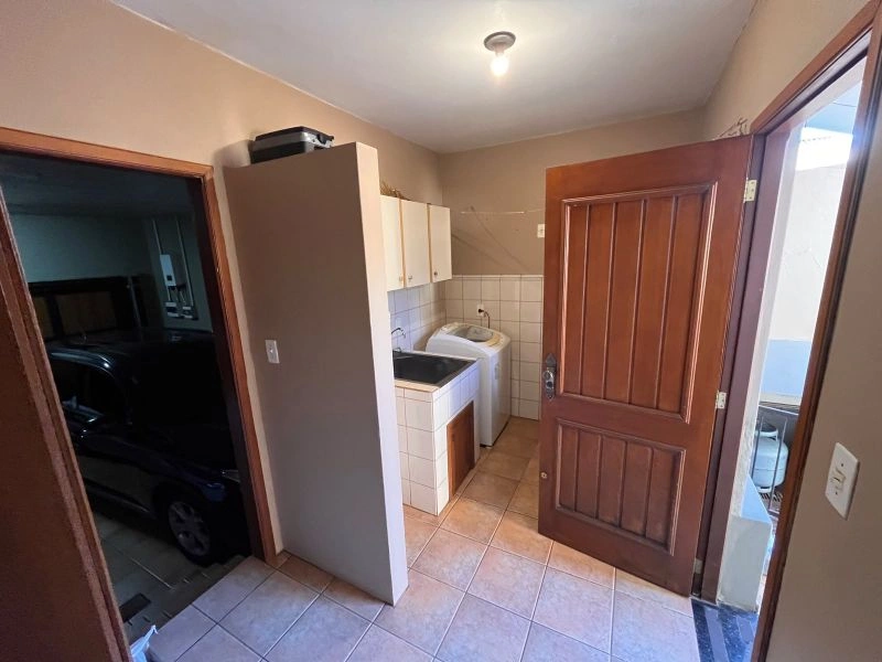 Casa com 4 dormitórios e 2 vagas no Centro — foto 41 de 51