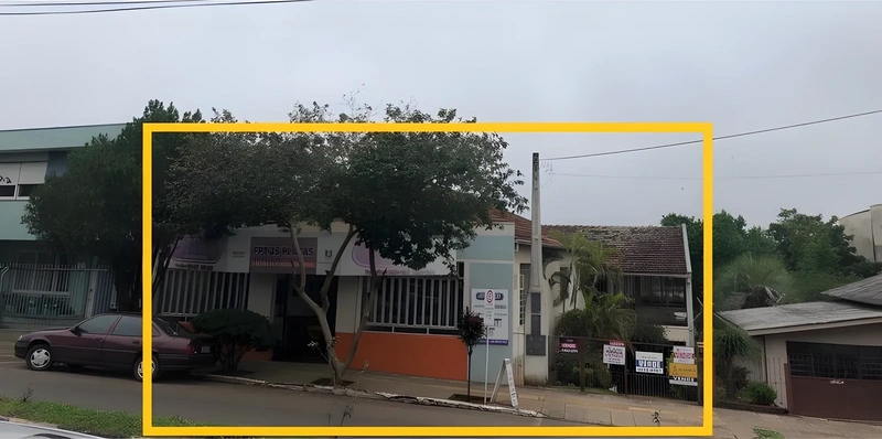 Terreno no Centro com área construída