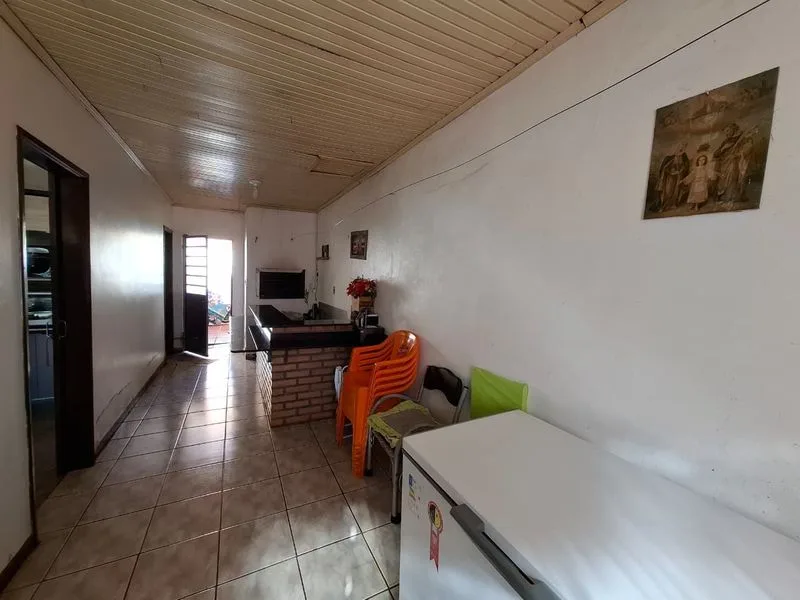 Casa com 3 quartos e garagem no bairro Glória, Santa Rosa — foto 3