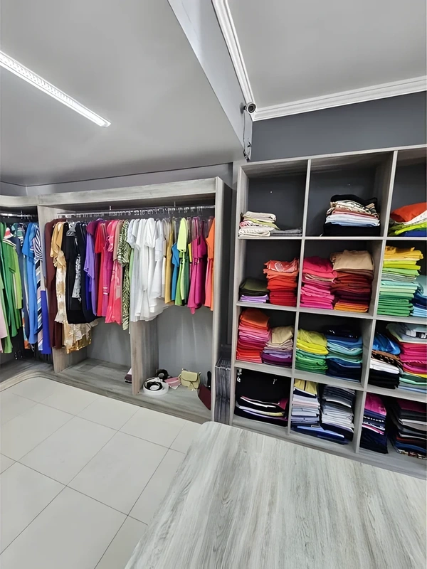 Loja de Moda Completa à Venda – Estoque, Estrutura e Clientes Inclusos! — foto 9 de 11