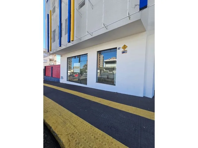 Sala comercial no Centro com água, luz e IPTU inclusos no primeiro ano — foto 2