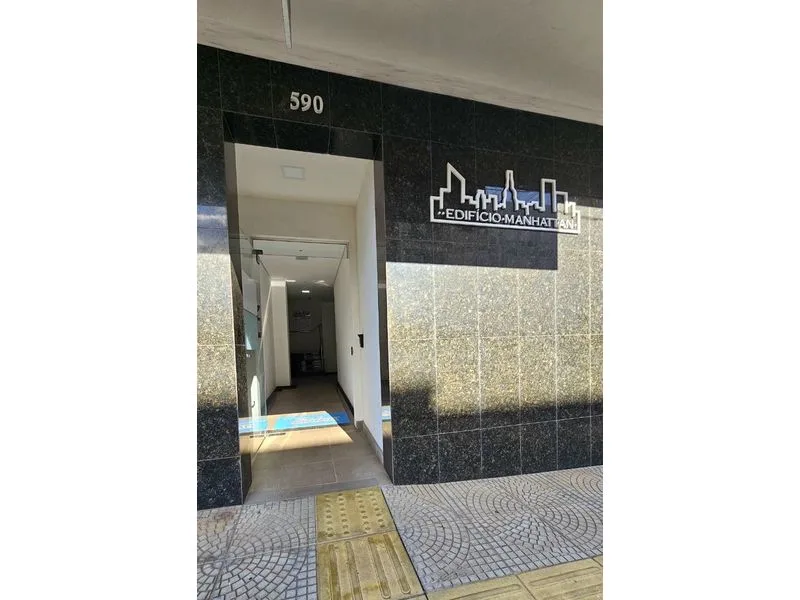 Apartamento novo com 2 dormitórios no Centro, Edifício Manhattan — foto 2