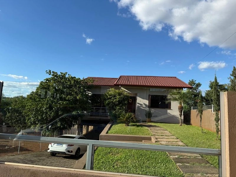 Casa com 3 dormitórios à venda, 280 m² por R$ 970.000 - Planalto - Santa Rosa/Rio Grande do Sul