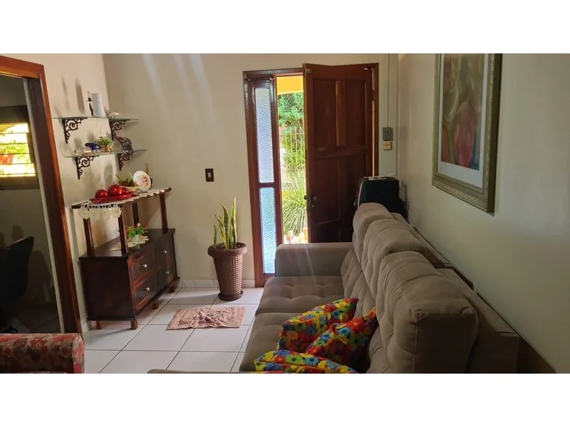Casa com 3 dormitórios e piscina no bairro Central — foto 4