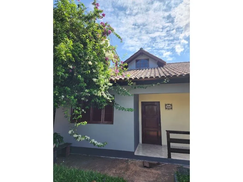 Casa de 3 dormitórios no Cruzeiro com área comercial no piso inferior — foto 2