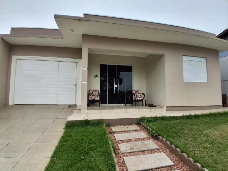 Casa no Planalto com 2 dormitórios e garagem — foto 1