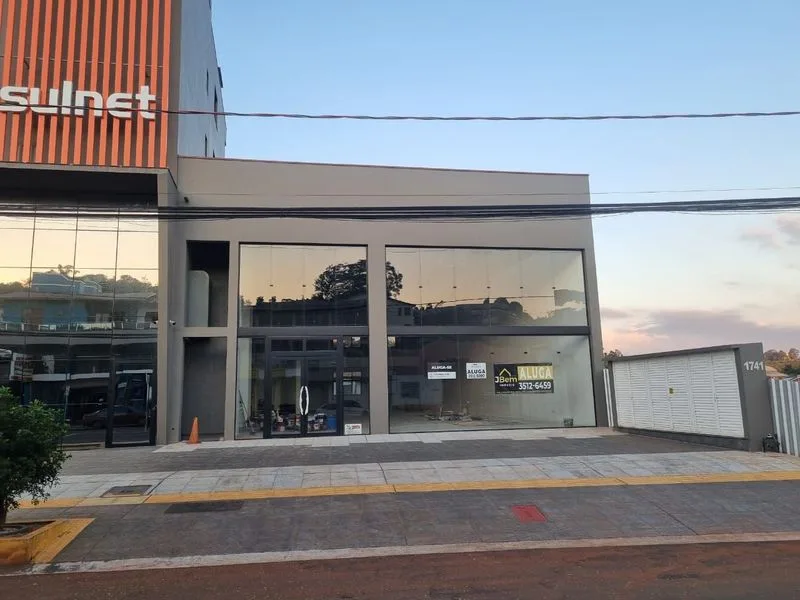 Sala comercial com mezanino no Centro de Santa Rosa — foto 1