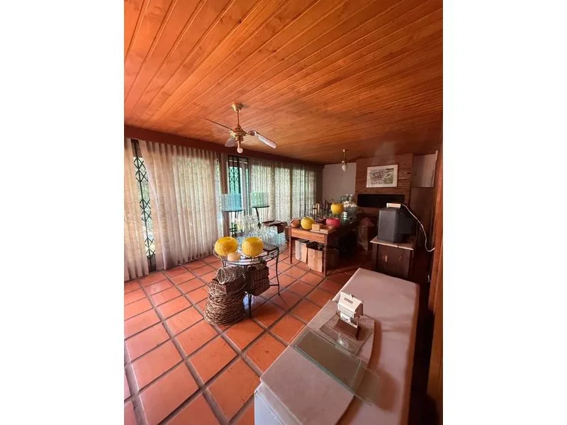 Casa de esquina com piscina e salão de festas em São Francisco, Santa Rosa — foto 3