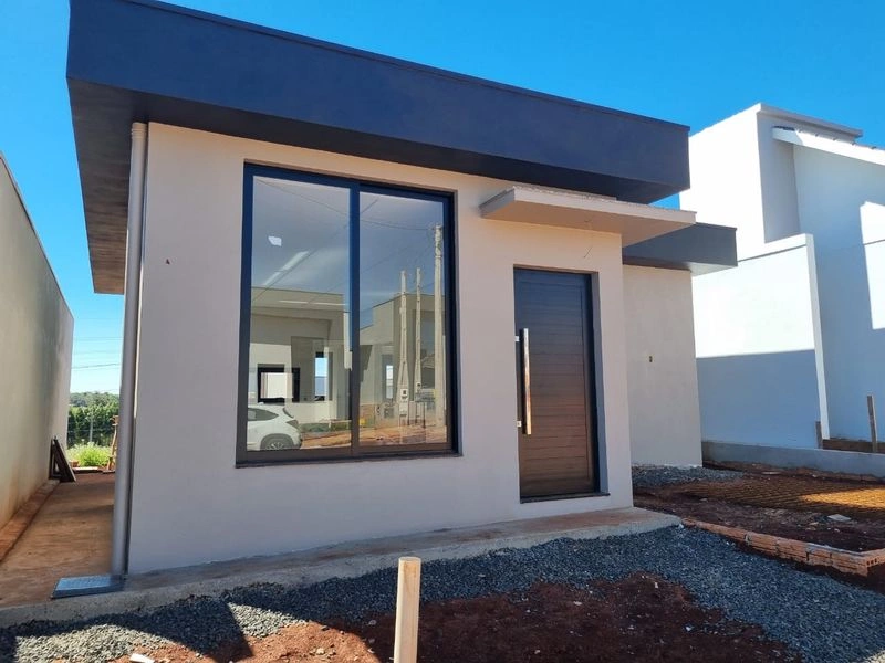 Casa com 2 dormitórios, 70 m² no bairro Montese — foto 2 de 10