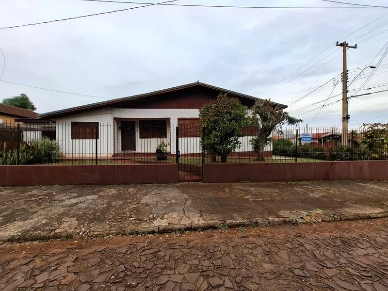 Casa mista de 3 dormitórios em terreno de esquina, São Francisco — foto 1