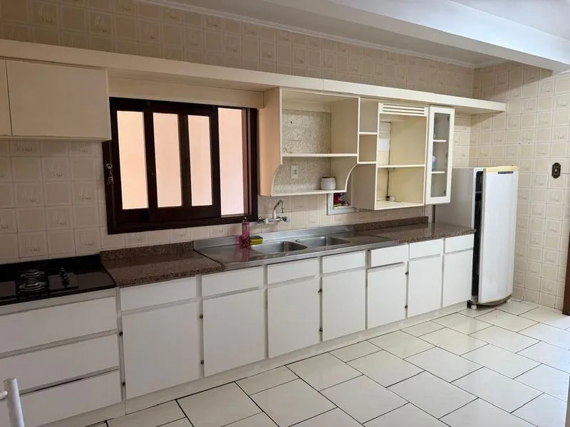 Casa de 3 andares com piscina e lazer no Centro — foto 5