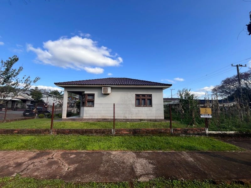 Casa de esquina no bairro São Francisco com 396,50 m² de terreno — foto 3 de 27