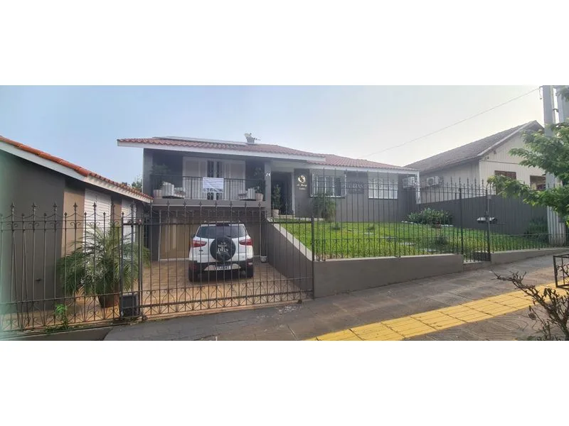 Casa com 3 quartos e piscina em São Francisco, Santa Rosa — foto 1