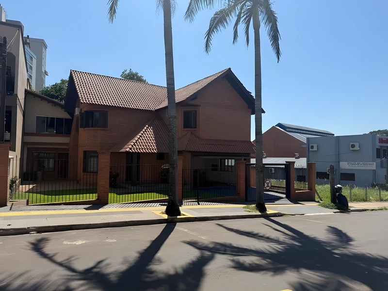 Casa de alto padrão no Centro de Santa Rosa