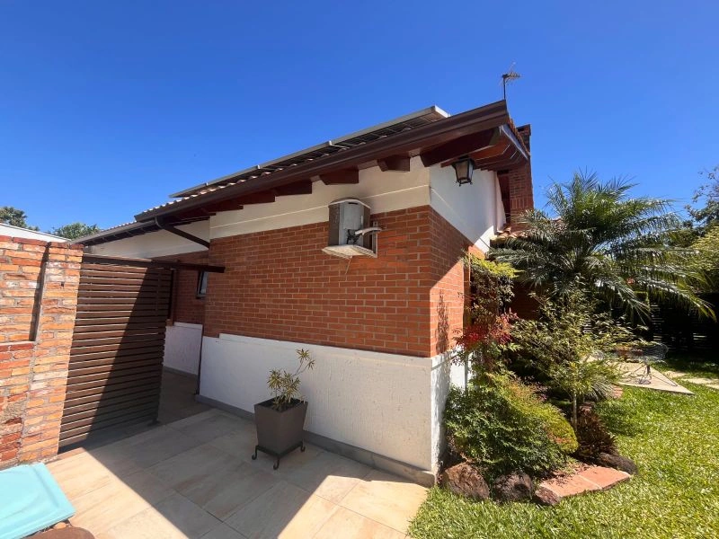 Casa com 2 dormitórios, 3 vagas e sistema fotovoltaico no bairro Cruzeiro — foto 11 de 38
