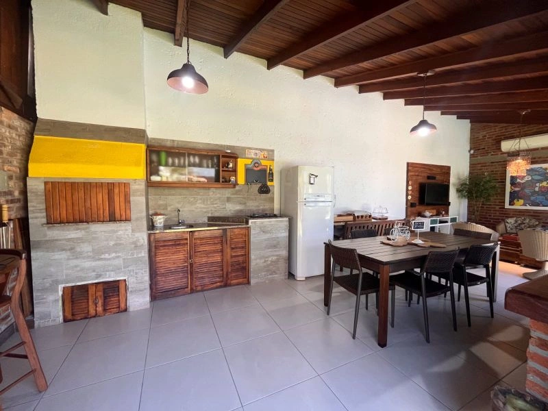 Casa com 2 dormitórios, 3 vagas e sistema fotovoltaico no bairro Cruzeiro — foto 29 de 38