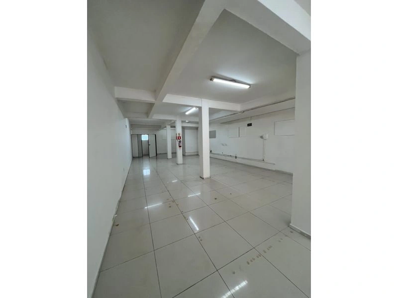 Sala comercial térrea com 127 m² no bairro Centro — foto 2 de 7
