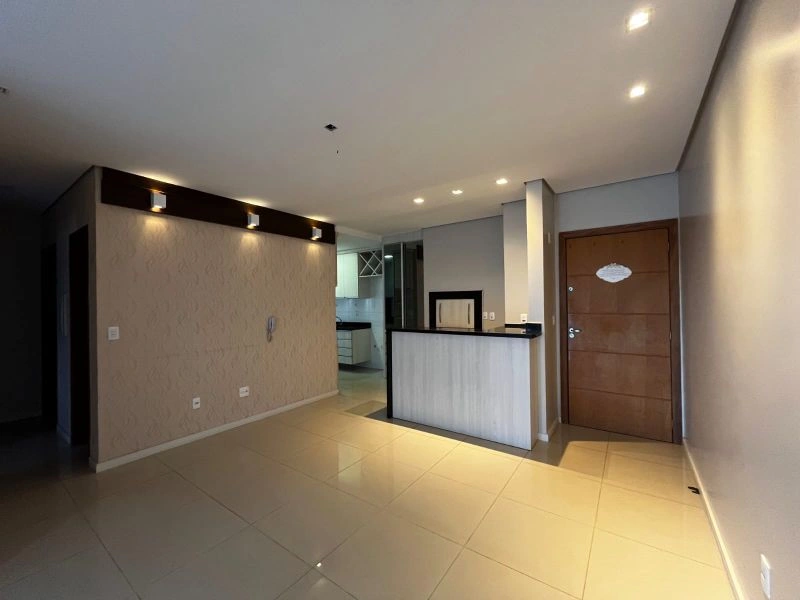 Apartamento com terraço, suíte e 2 vagas no Centro — foto 2 de 21