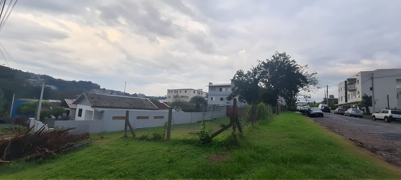 Terreno de esquina a venda no bairro Glória