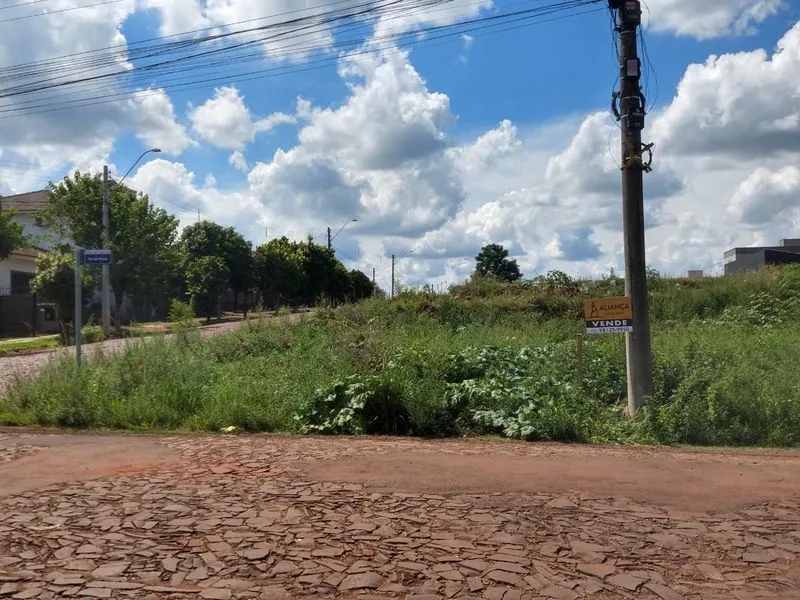 Terreno de esquina em São Francisco, Santa Rosa — foto 1